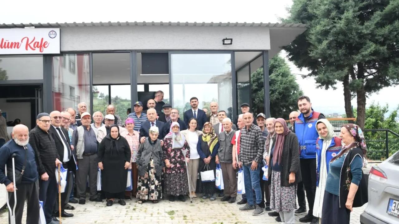 Trabzon'da huzurevi sakinlerine anlamlı ziyaret