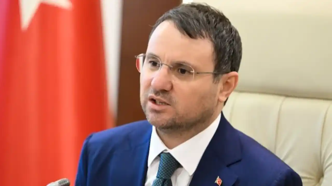 Adalet Bakanı Akın Gürlek manevi tazminat gelirini Türk Kızılay’a bağışladı