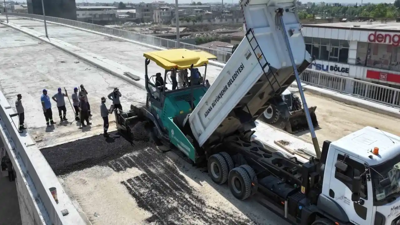 Adana Büyükşehir trafiğe nefes aldırıyor