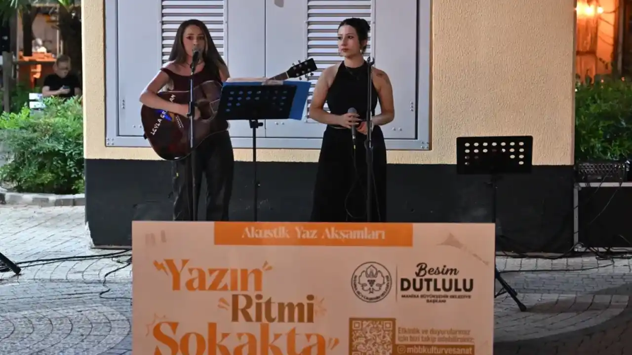 Akustik Yaz Akşamları ile müziğin ritmi Manisa'da