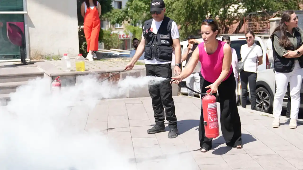 Ankara Keçiören'de personele afet ve yangın eğitimi