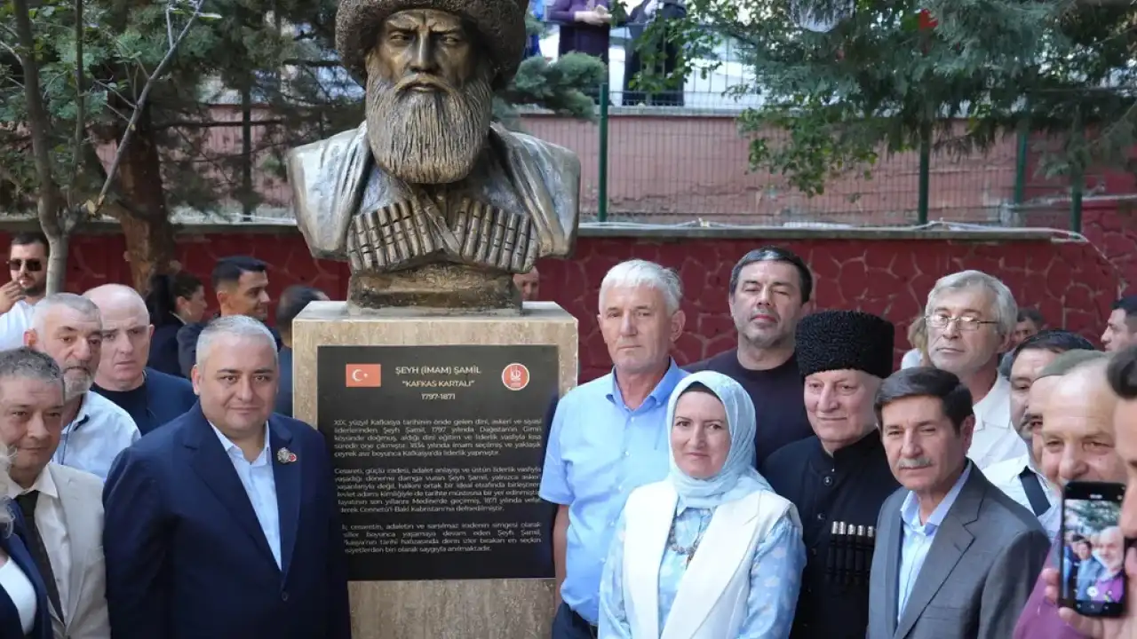 Ankara Keçiören’de Şeyh Şamil büstü törenle açıldı