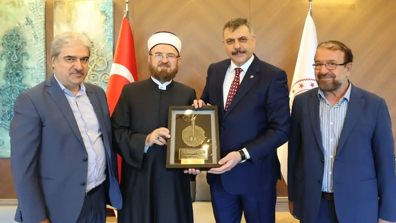 Bakan Çiftçi, Dünya Müslüman Âlimler Birliği Başkanı Karadaği'yi ağırladı