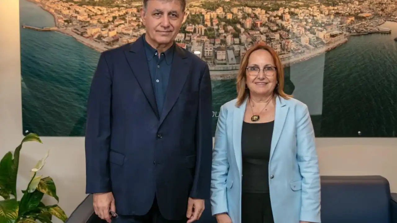 Başkan Tugay Güzelbahçe'de esnaf ve vatandaşlarla buluştu
