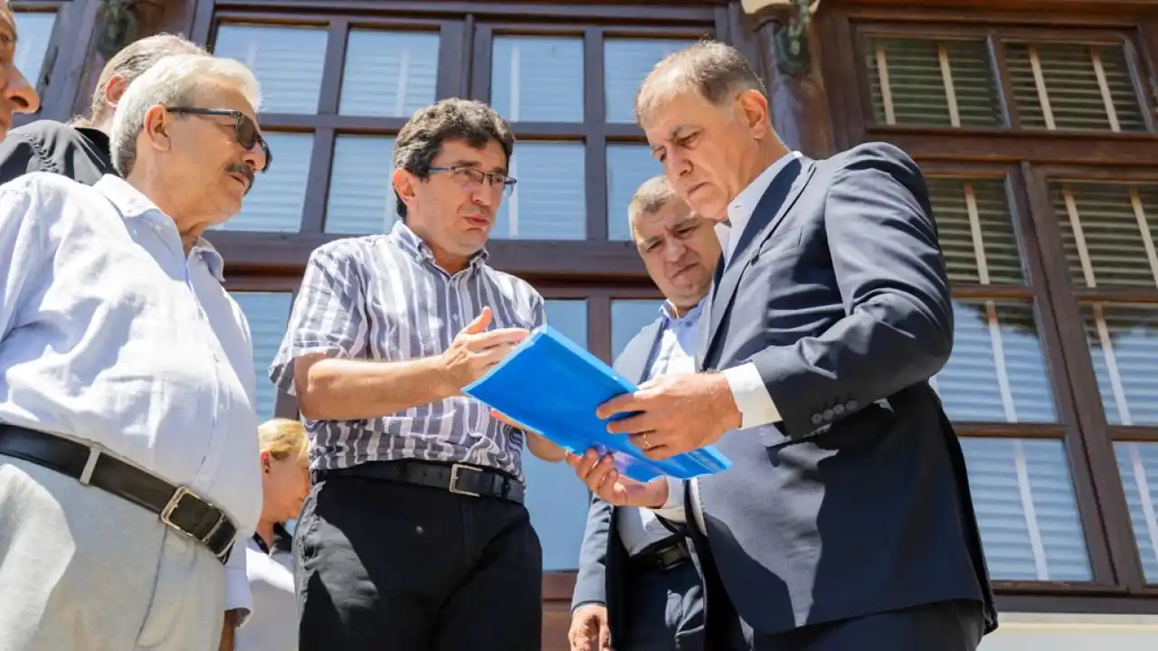 Başkan Tugay Tire’de vatandaşlar, üreticiler ve esnafla buluştu