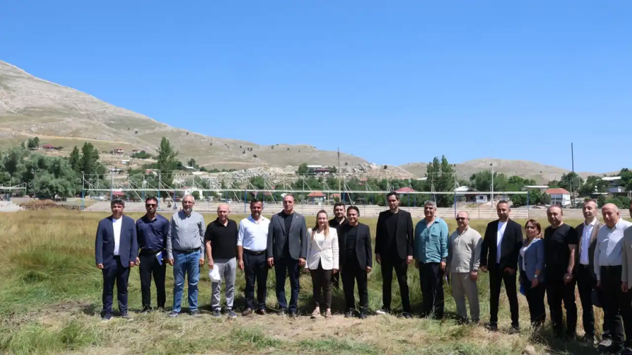 Başkan Vekili Özdemir Feslikan Er Meydanı’nı inceledi