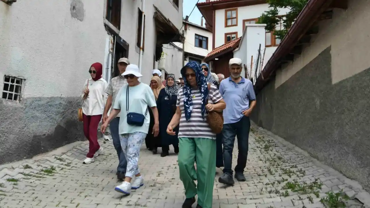 Başkentliler ücretsiz Kent Gezileri ile Ankara’yı keşfediyor
