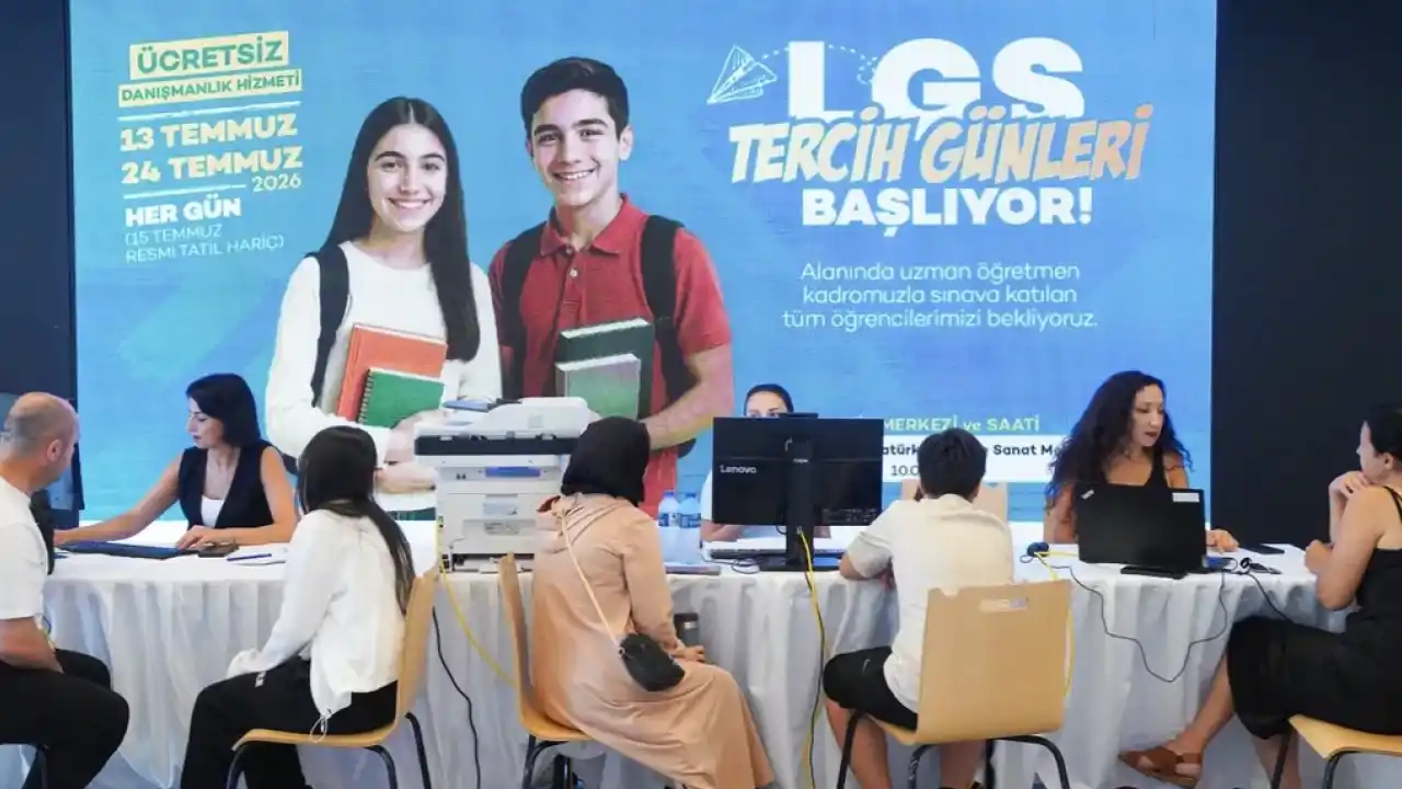 Beylikdüzü LGS tercih döneminde öğrencilerin yanında