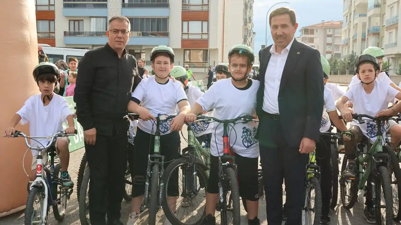 Bisiklet yarışı nefes kesti