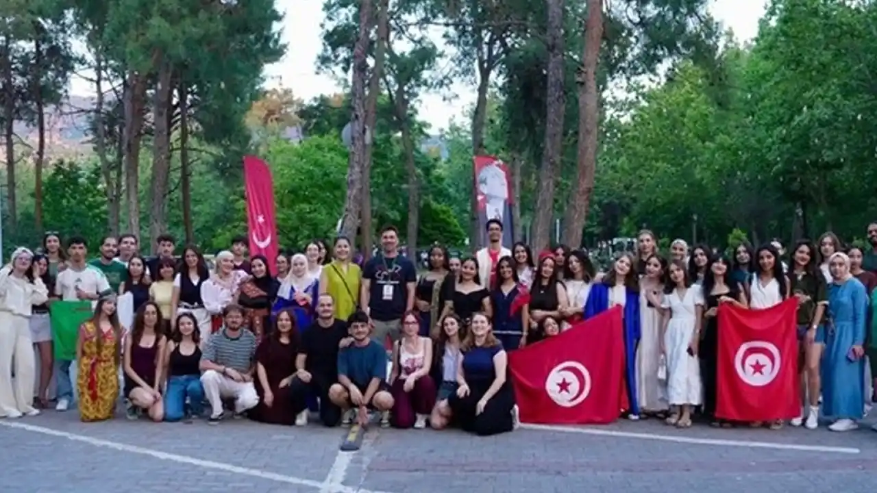 Denizli’de gençler kültür şöleninde buluştu