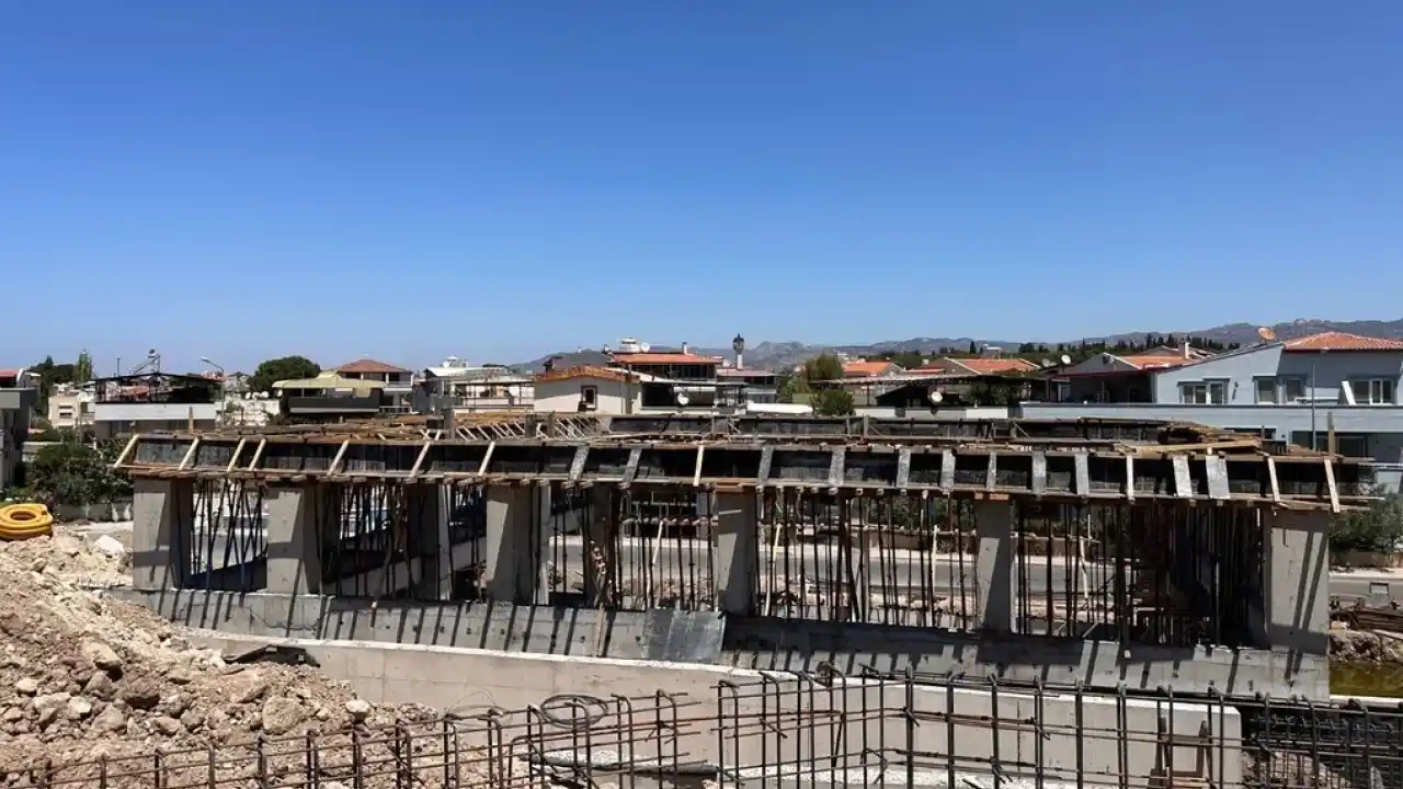 Dikili’de yeni itfaiye hizmet binası yükseliyor