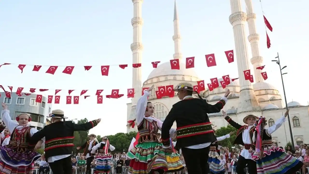 Dünyanın renkleri Maltepe’de buluştu