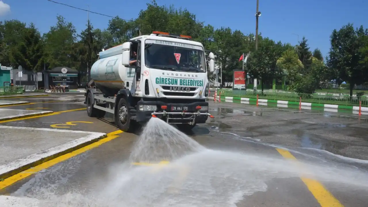 Giresun Belediyesi’nden yıkama harekatı