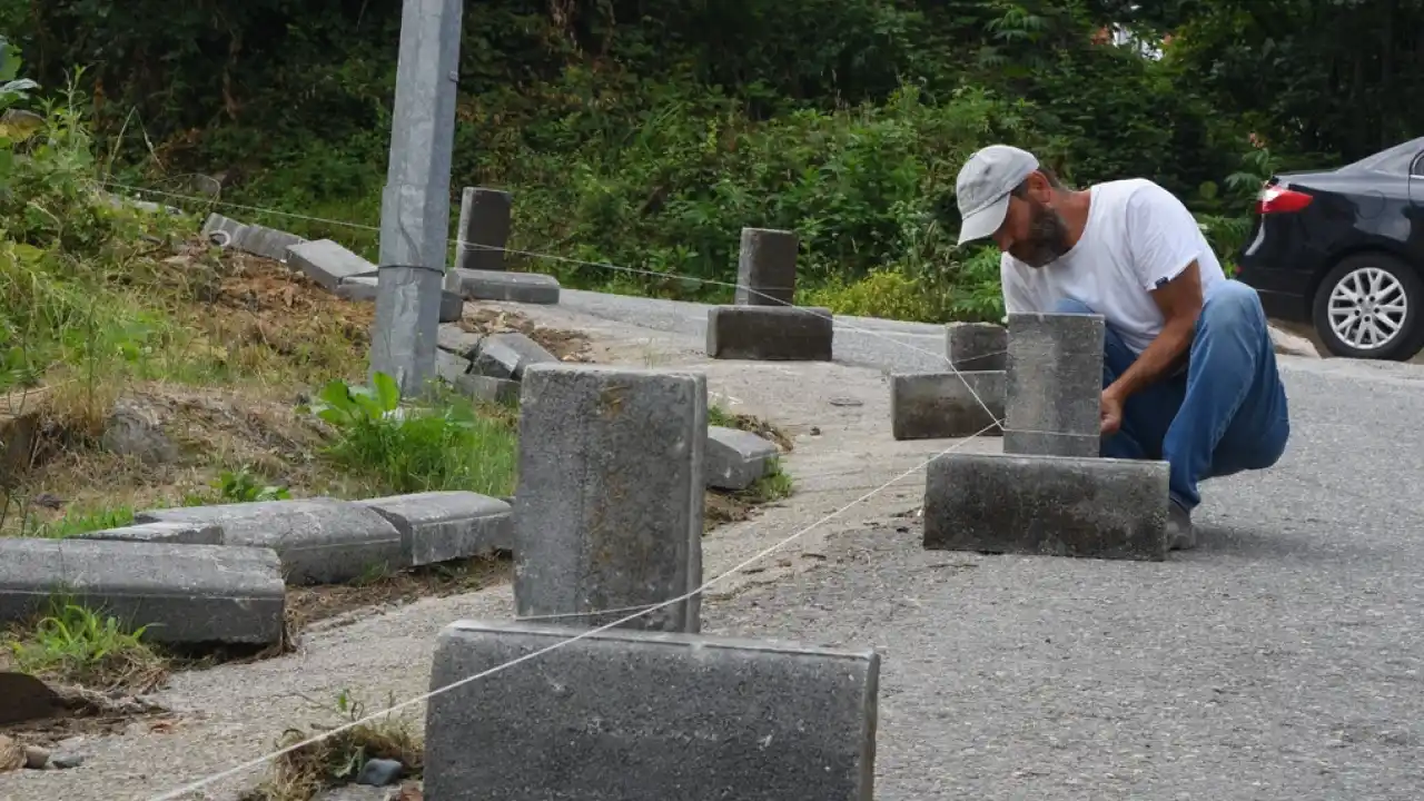 Giresun’da yol ve kaldırım çalışmaları sürüyor