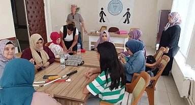 Görmeyen Gözleriyle Örgü Örüyorlar: Konya’da İlham Veren Azim Hikayesi