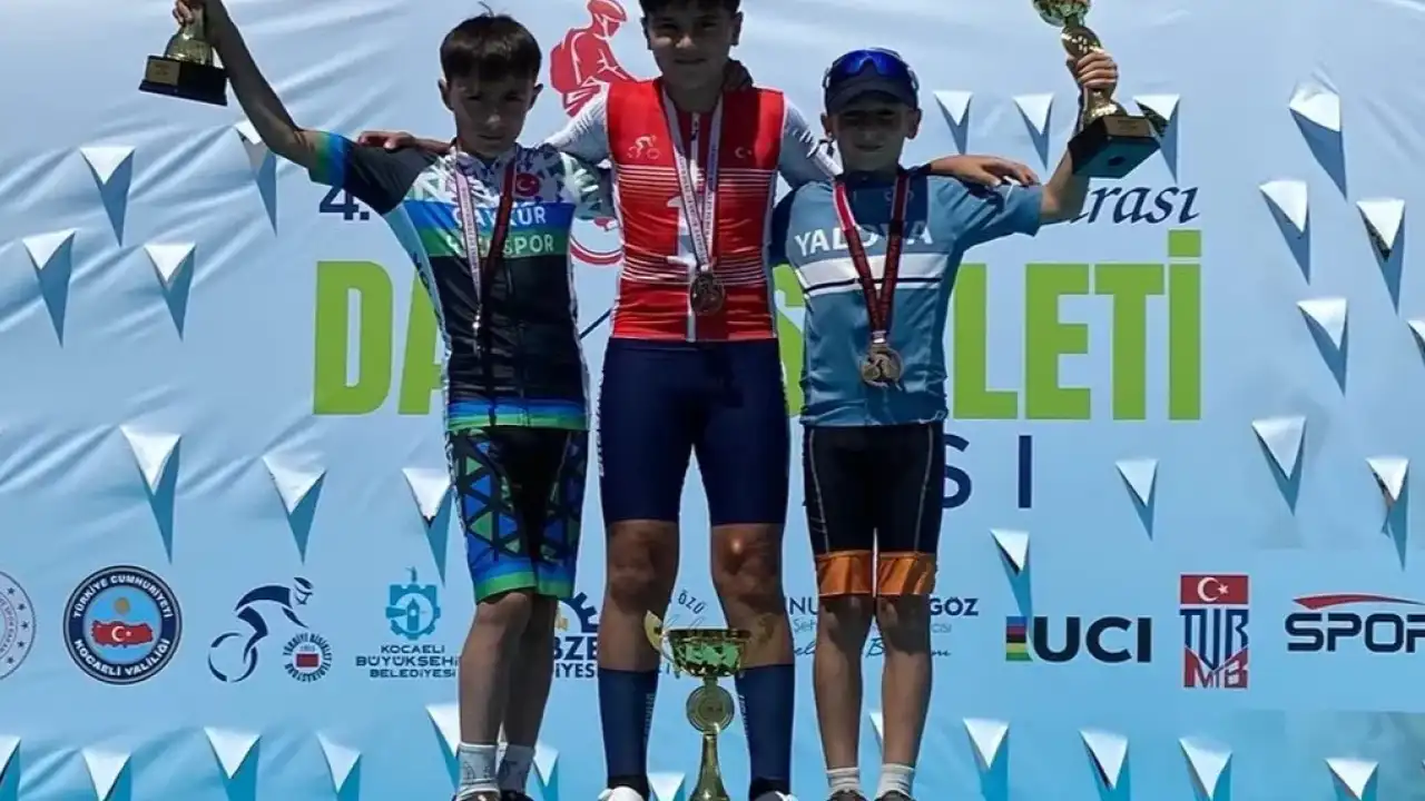 Güreşte ve bisiklette Sakaryalı sporcular madalyaları topladı