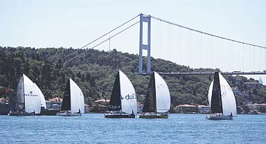 İstanbul Boğazı'nda görkemli coşku