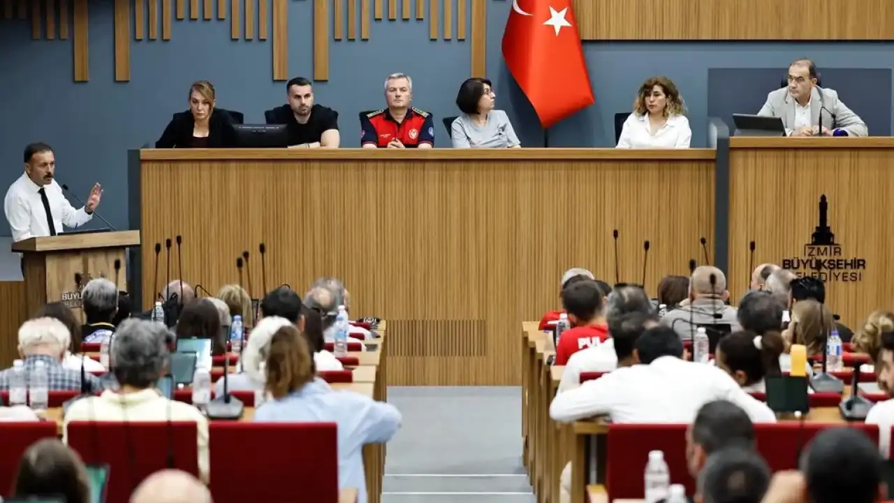 İzmir'de afetlere karşı dayanışma ağı güçleniyor