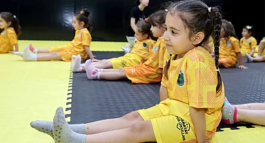 Karatay'da yaz spor okulları açıldı