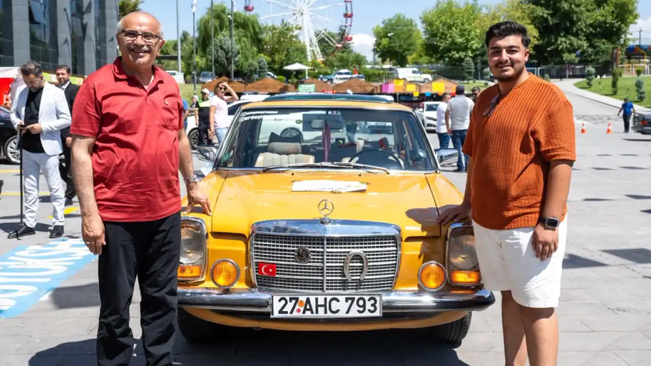 Kayısı Festivali'nde klasik Mercedes buluşması