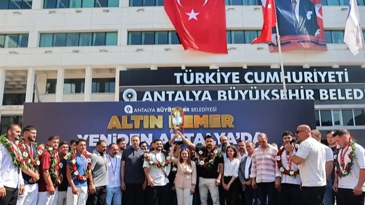 Kırkpınar Başpehlivanı Erkan Taş’a coşkulu karşılama
