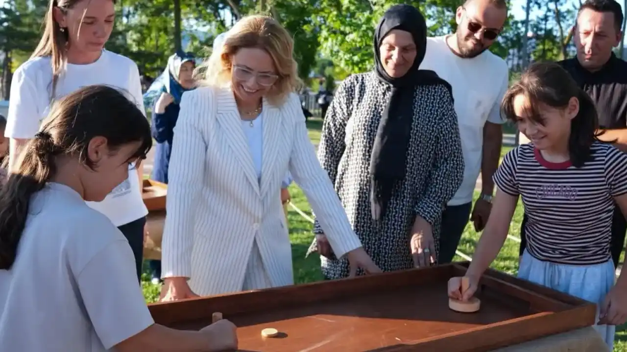 Kocaeli'de çocukların neşesi, ailelerin mutluluğu aynı etkinlikte