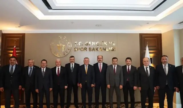 Konya heyeti Bakan Bak ile gençlik ve spor yatırımlarını görüştü