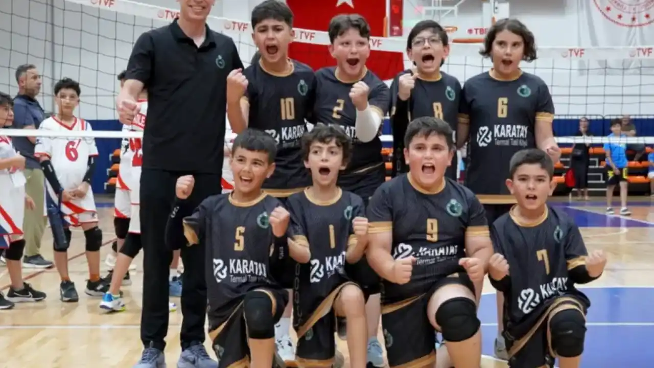 Konya Karatay’ın minik efeleri namağlup şampiyon