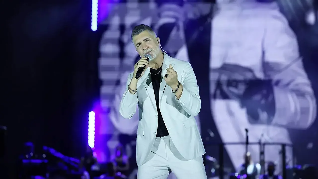 Konya Kültür Yolu Festivali'ne Özcan Deniz şarkılarıyla damga vurdu