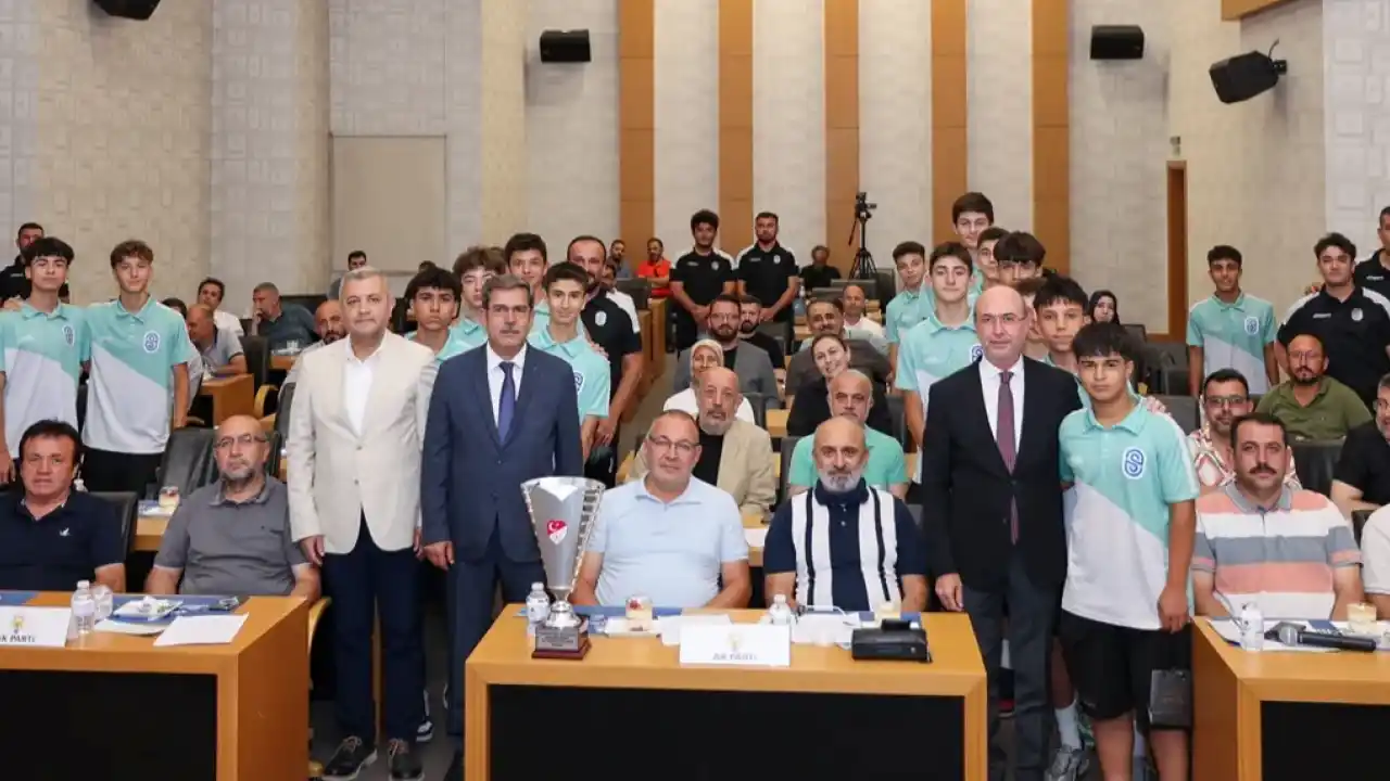 Konya'da Başkan Pekyatırmacı’dan şampiyon sporculara tebrik