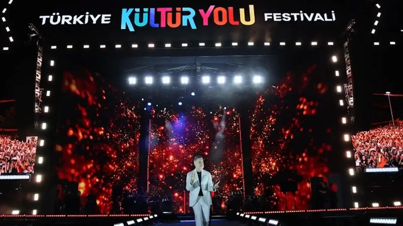 Konya'da Özcan Deniz rüzgarı esti