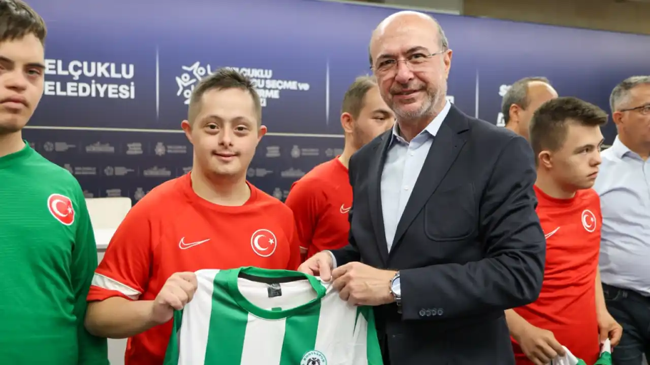 Konya'da Başkan Pekyatırmacı Down Sendromlu Milli Takımla buluştu