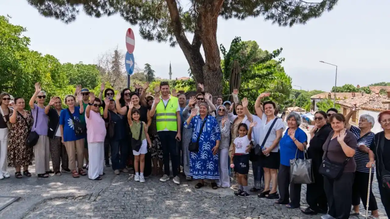 Kültür gezileriyle İzmir’i keşfettiler