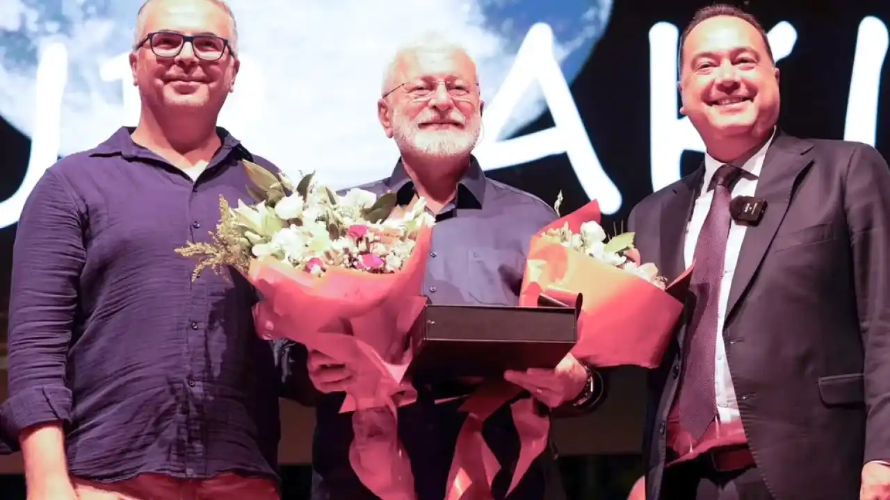 Manisa'da 27. Adala Hermos Festivali’nde Onur Akın rüzgârı