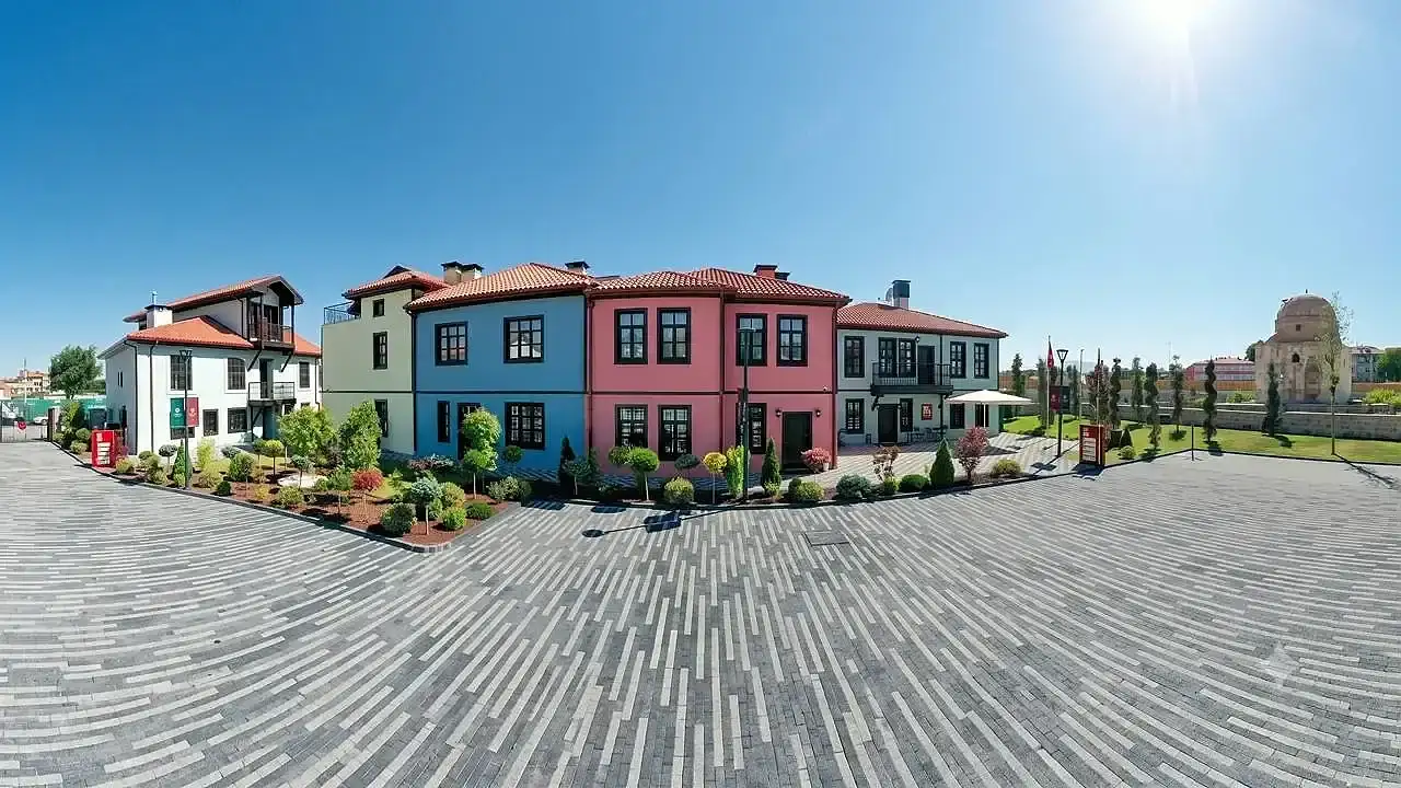 Meram'da Suriçi Dönüşümünün Gözdesi; Tescilli Binalar Şimdi Konya Turizminin Yıldızı!