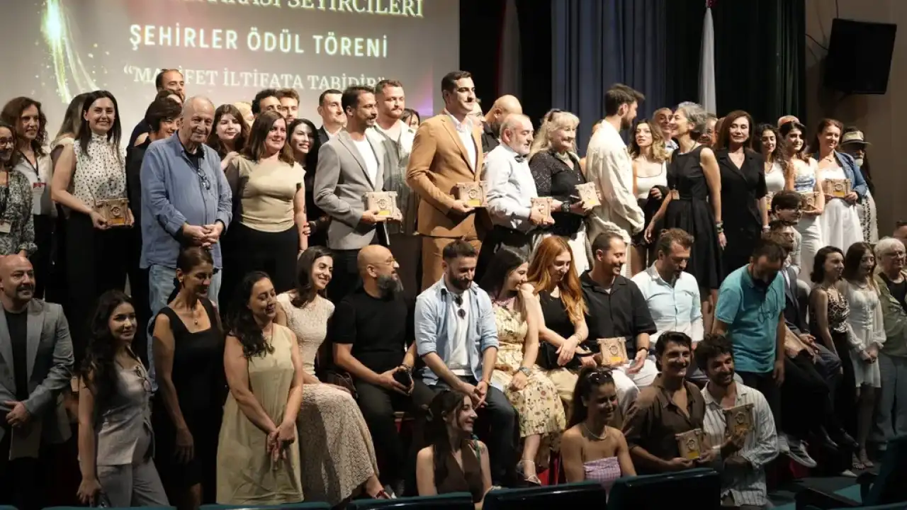 Mersin Şehir Tiyatrosu’na ‘Ensemble Ödülü’ gururu