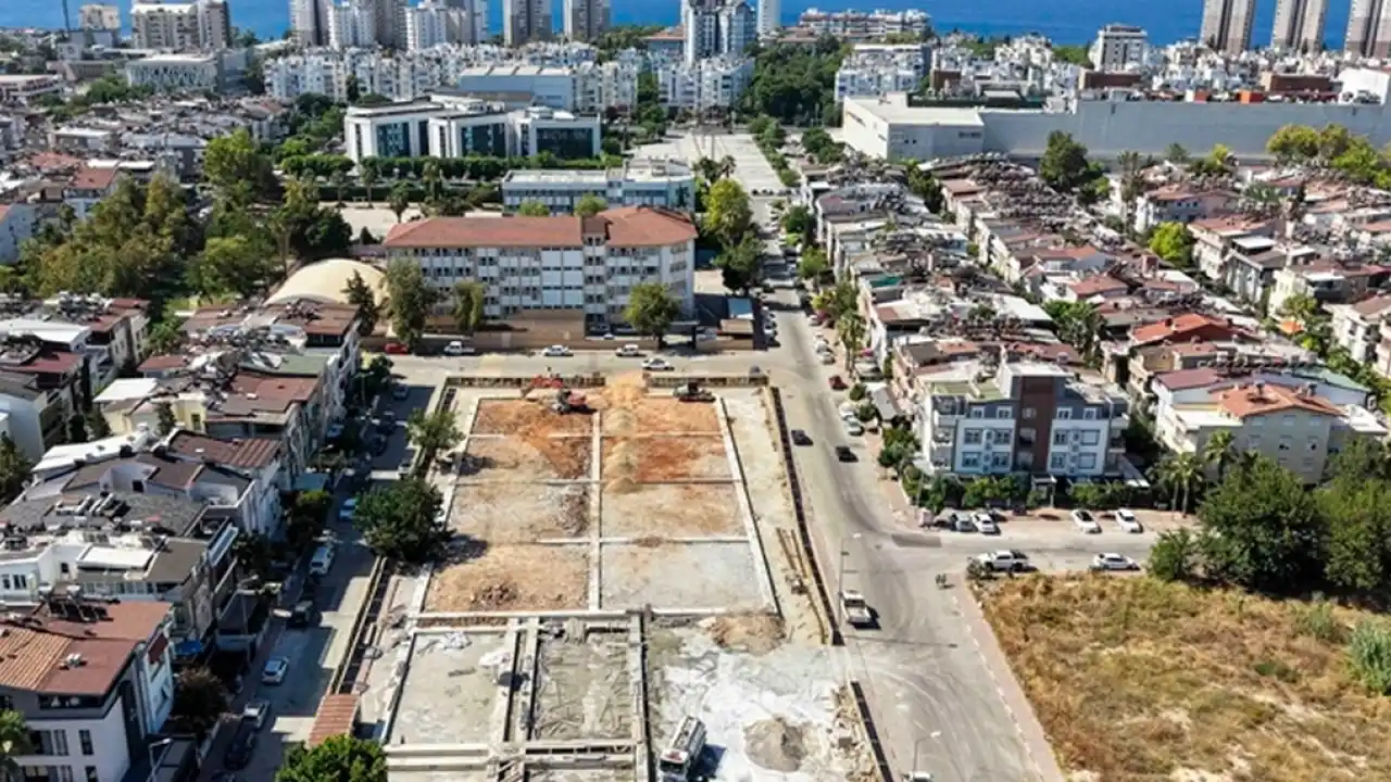 Muratpaşa raket sporlarının yeni merkezini kuruyor