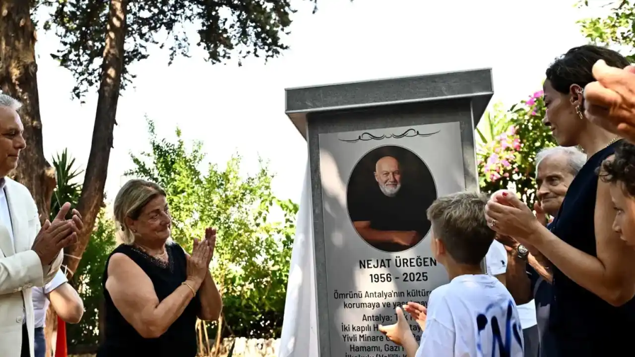 Nejat Üreğen’in adı Antalya Kaleiçi’nde yaşatılacak