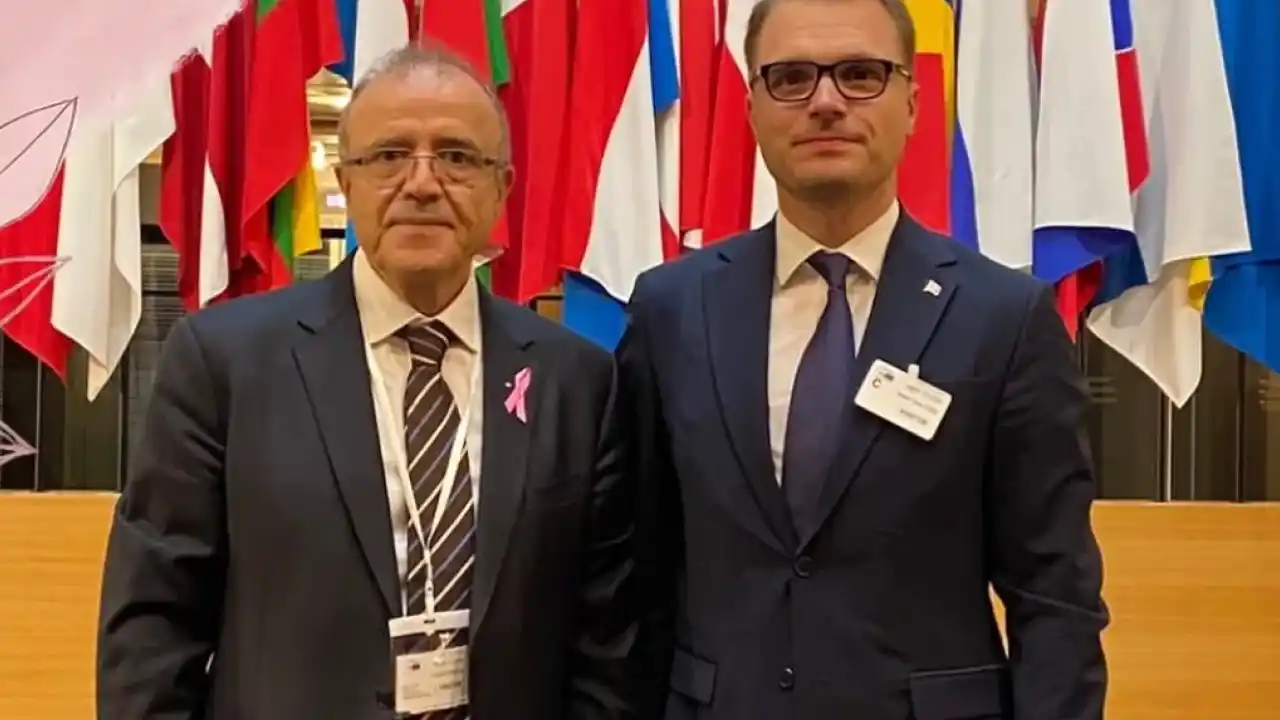 Prof. Dr. Vahit Özmen’e Avrupa Parlamentosu’nda uluslararası ödül