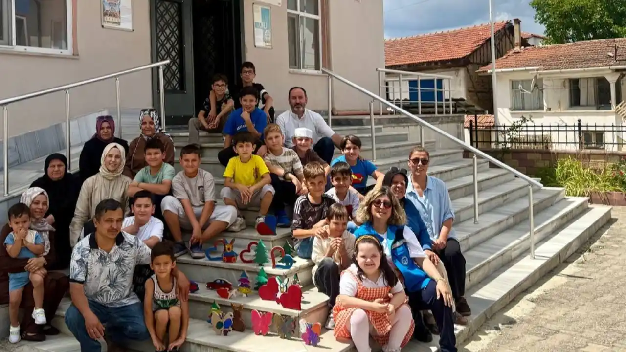 Sakarya'da gezici umut atölyesi mahalle mahalle umut taşıyor