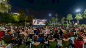 Açık hava sinema keyfi günümüze taşındı