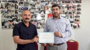 AK Parti Mardin İl Başkanı Mehmet Uncu sahada