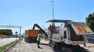 Antalya Rauf Denktaş ve Bülent Ecevit Bulvarlarında asfalt çalışması