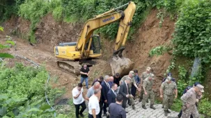 Artvin Valisi Ergün, Gürcistan sınırındaki Kemalpaşa’da incelemelerde bulundu