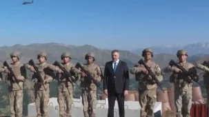 Bakan Çiftçi, Şemdinli Zirvin Tepe Üs Bölgesi'nde