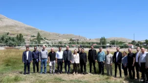 Başkan Vekili Özdemir Feslikan Er Meydanı’nı inceledi
