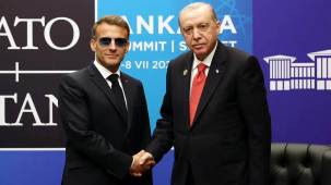Cumhurbaşkanı Erdoğan, Macron ile bir araya geldi