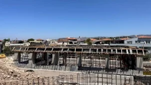 Dikili’de yeni itfaiye hizmet binası yükseliyor