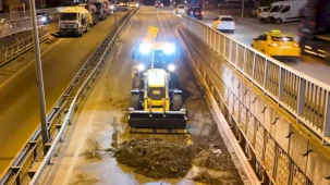 Eskihisar Feribot Yolu Alt Geçidi’nde gece mesaisi