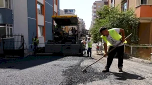 İstanbul Maltepe’de asfalt hamlesiyle yollar yenileniyor